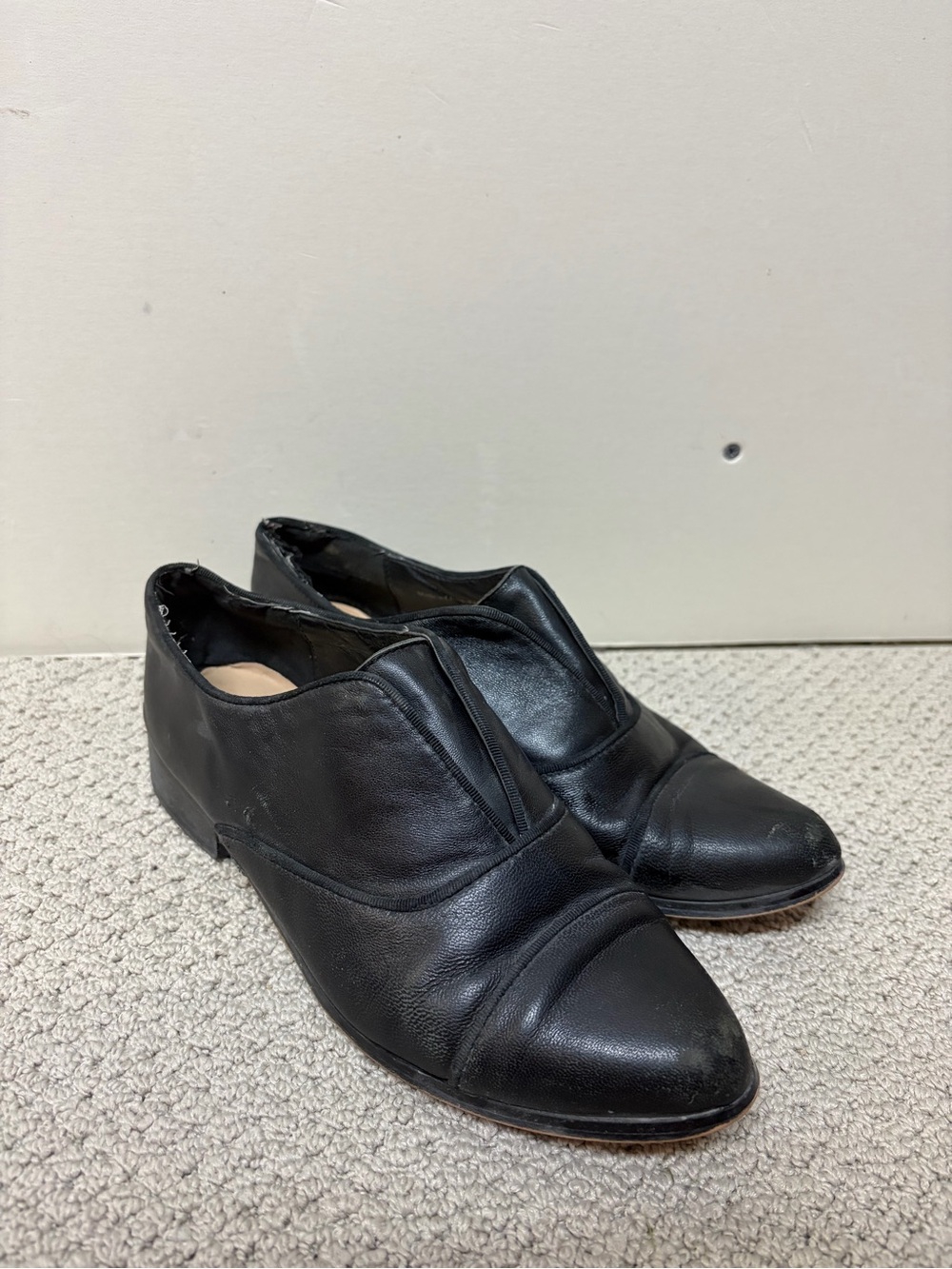 2/$20❤️- SHOES | Women’s Saks Fifth Avenue shoes size 6.5